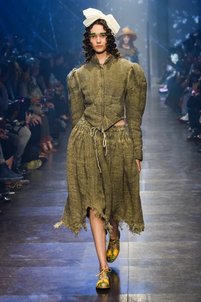 Look 33